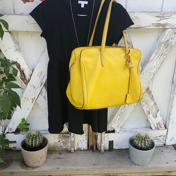 Alexander McQueen Zip Around Tote - Picture 2 of 16